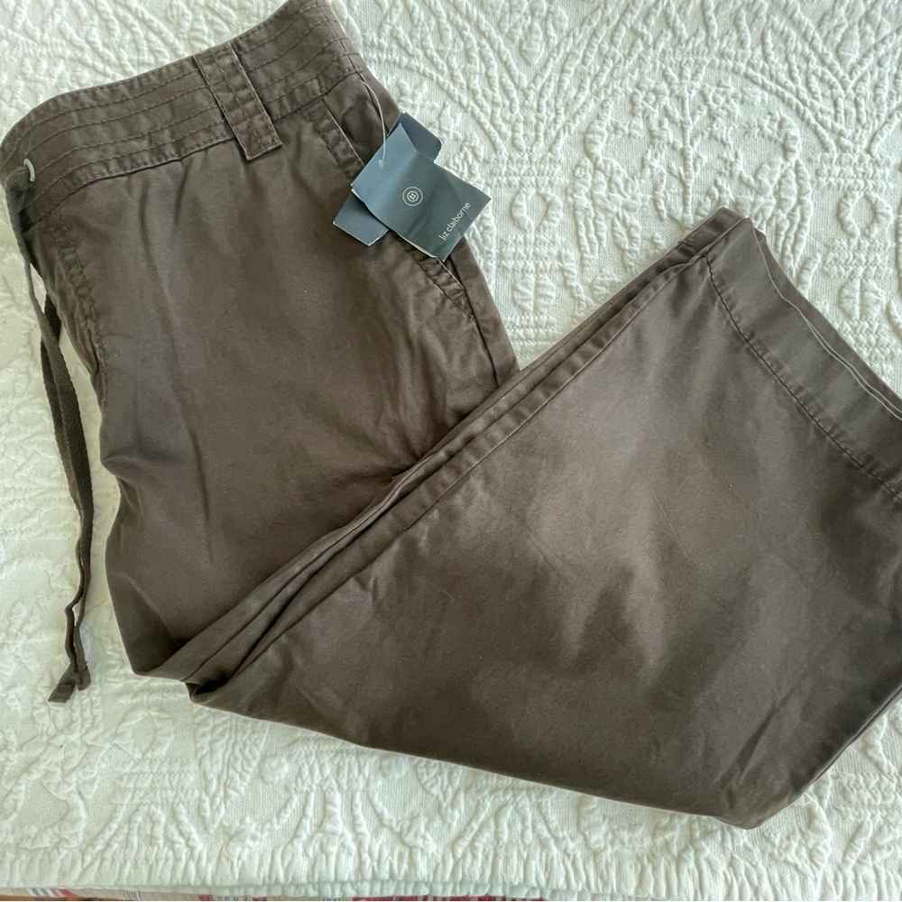 NWT Women’s Liz Claiborne Audra Dark Brown Weathered Cropped Pants 14P